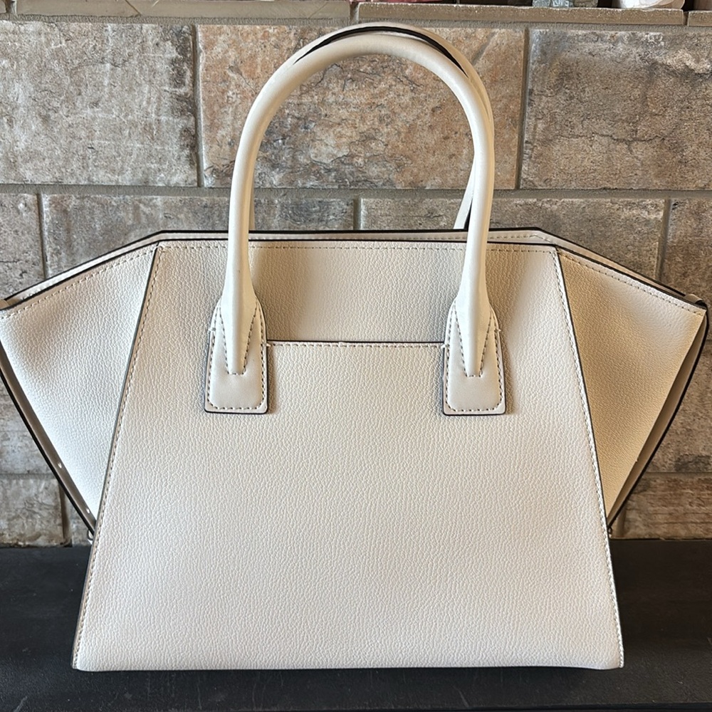 NWOT Michael Kors AVRIL White/cream Handbag - Picture 2 of 4